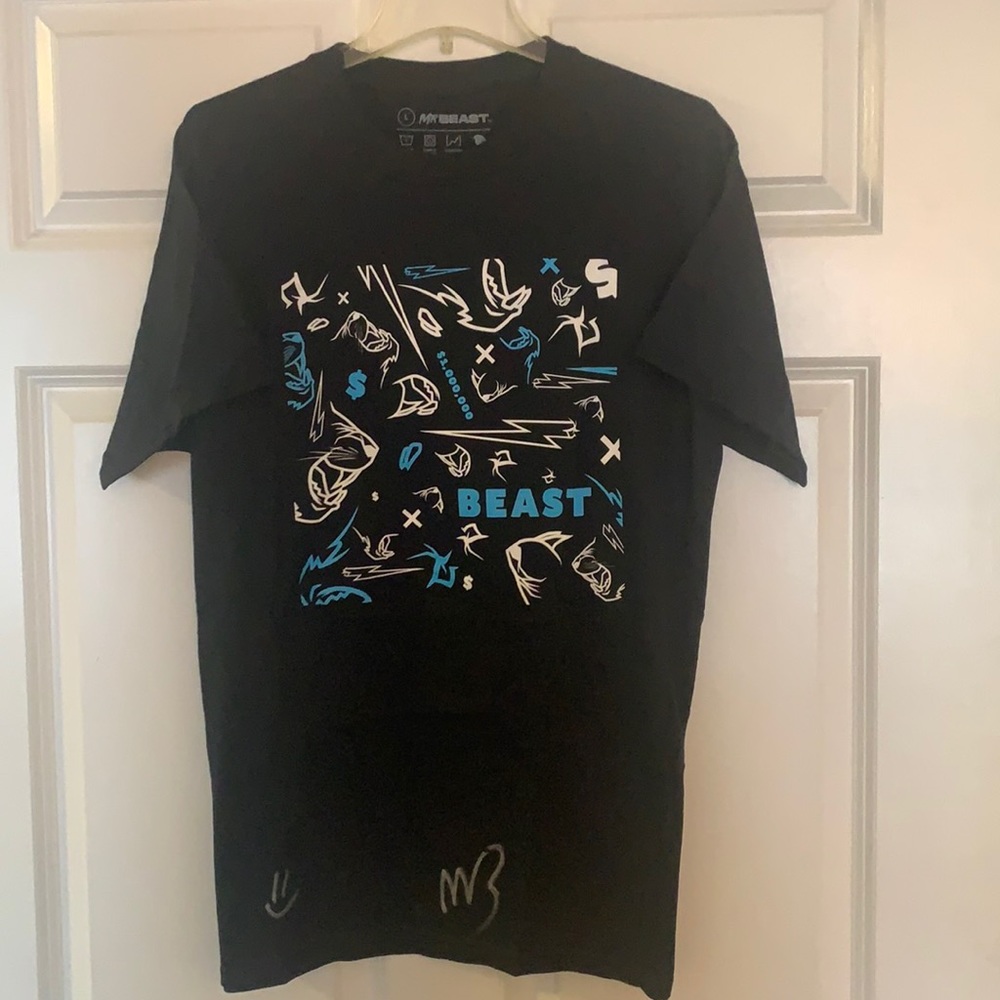 *HAND SIGNED* Mr. Beast Men’s T-Shirt w/Sticker -L